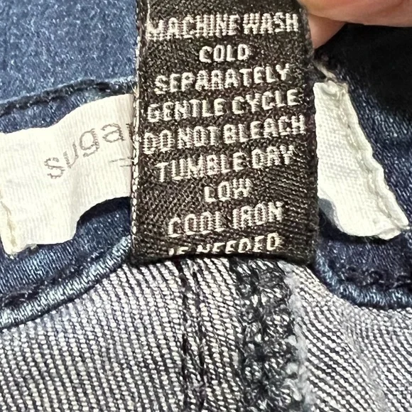 Women's Blue Jeans with Embroidered Detail - Picture 5 of 10